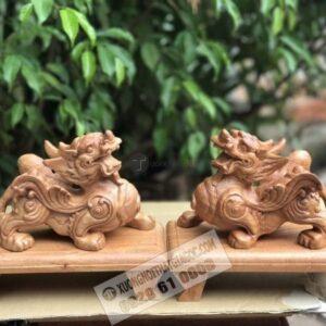 Cặp Tượng Linh Vật Tỳ Hưu Gỗ Hương Đá