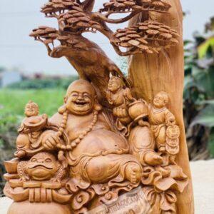 Di Lặc Ngồi Gốc Tùng Gỗ Ngọc Am Cao 67cm [16,700,000] (3)