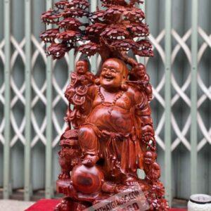 Di Lặc Ngũ Phúc Dưới Gốc Tùng Gỗ Trắc Đỏ Đen Cao 73cm [18,200,000] (2)
