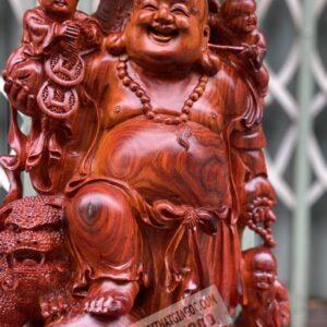 Di Lặc Ngũ Phúc Dưới Gốc Tùng Gỗ Trắc Đỏ Đen Cao 73cm [18,200,000] (5)