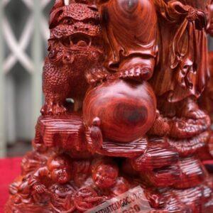 Di Lặc Ngũ Phúc Dưới Gốc Tùng Gỗ Trắc Đỏ Đen Cao 73cm [18,200,000] (6)