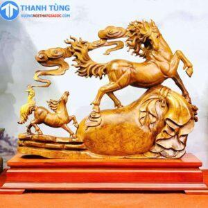 Tình mẫu tử. Gỗ Nu hương. Cao 60 Rộng 70 Dày 20. Cả kỉ cao 70cm (6) (Copy)
