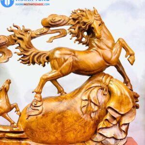 Tình mẫu tử. Gỗ Nu hương. Cao 60 Rộng 70 Dày 20. Cả kỉ cao 70cm (7) (Copy)